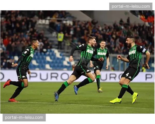 萨索洛快速发出战术角球,助攻队友远射破门 萨索洛快速发出战术角球,助攻队友远射破门